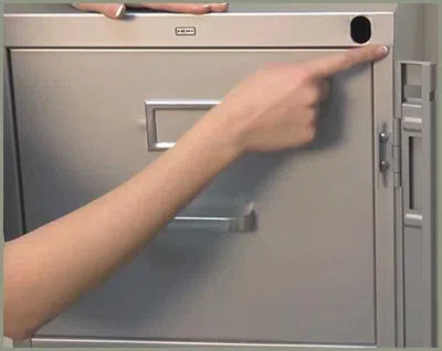 Locksmith Solution Services Bethesda, MD 301-485-7495 - 68-44-9